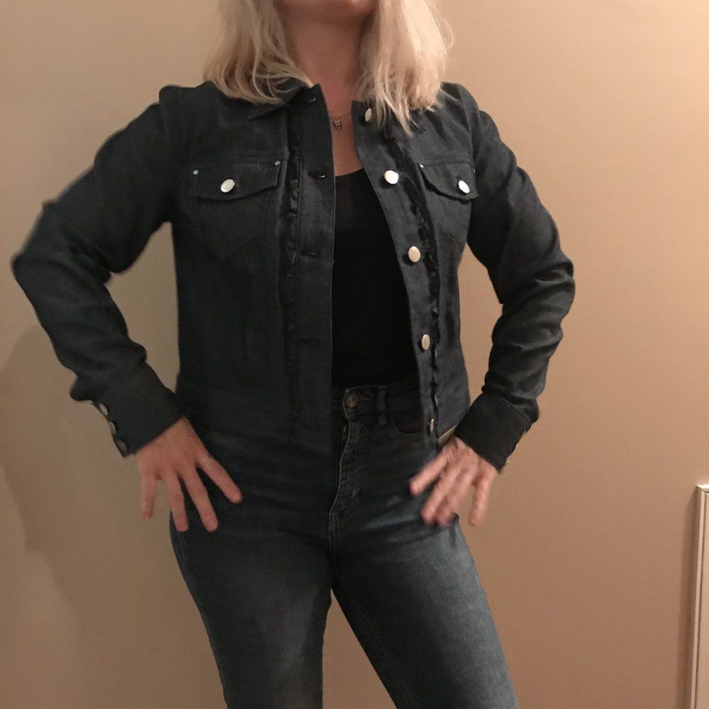 NWOT Larry Levine Blue Dark Wash Stretch Denim Jacket With Ruffles Size - S - Picture 2 of 11